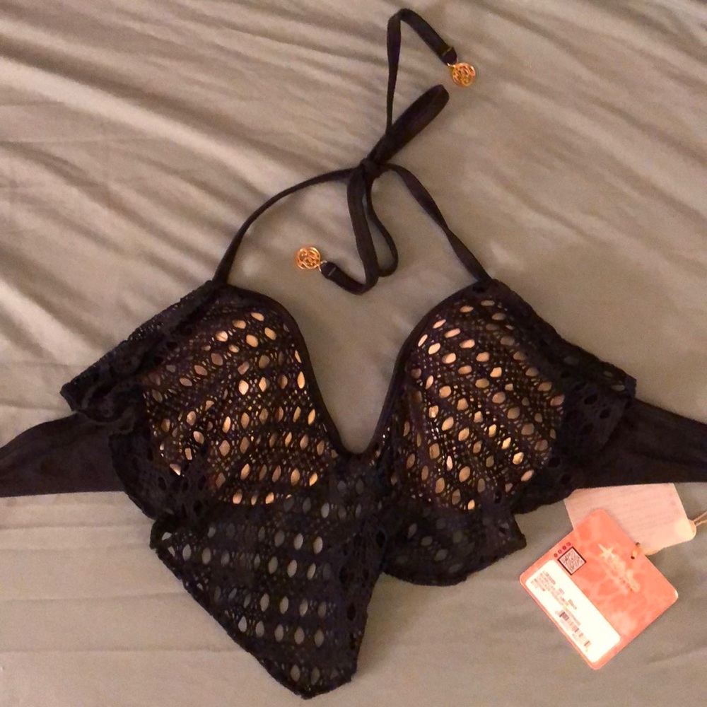 Black flounce bikini top with underwire